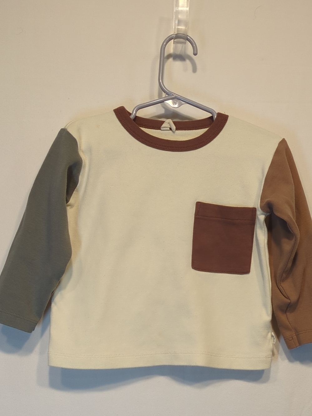 Quincy Mae Colorblock Long-Sleeve Pocket Tee - Cream, Olive & Brown